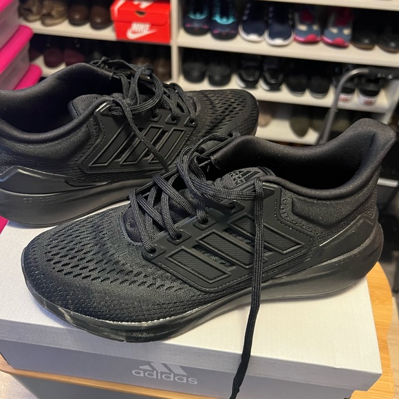 GUC and Very Clean Adidas EQ21 Run - The Sustainable Running Shoe - Picture 2 of 6